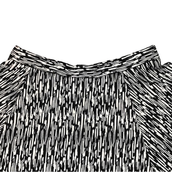EUC | Divided | Black and White Abstract Patterned Mini Skirt | Size 8 - Picture 5 of 8